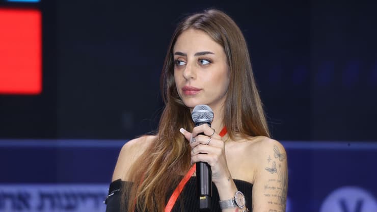 מייה שם בוועידת "האנשים של המדינה"